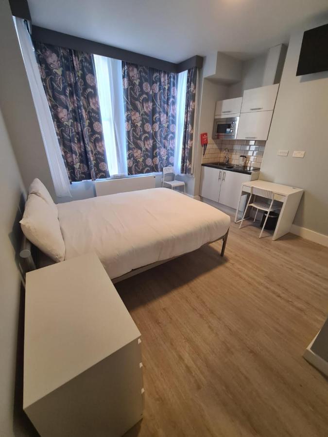 Aparthotel 17 Elm Road à Londres Extérieur photo